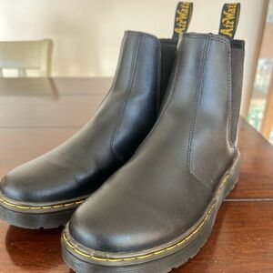 Dr. Martens Women’s Air Wair ankle boots size 8